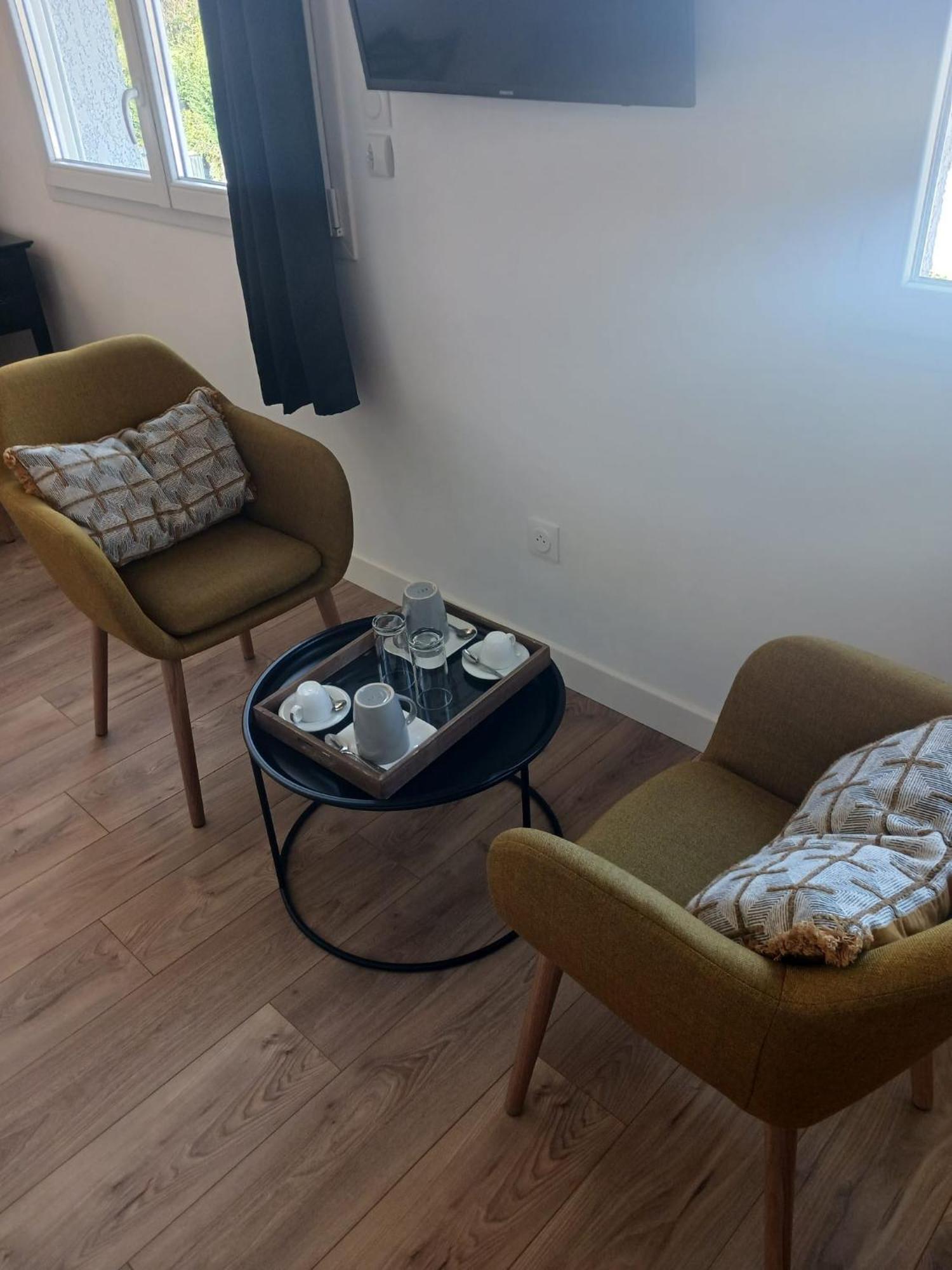 Hotel Merion à Villars-les-Dombes Extérieur photo